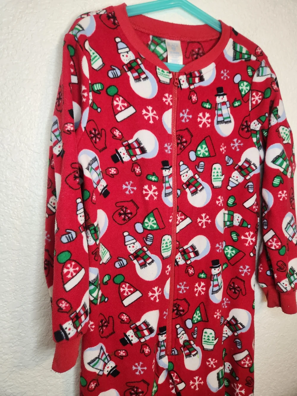 The children's place size M 7 8festive red fleece onesie pajamas